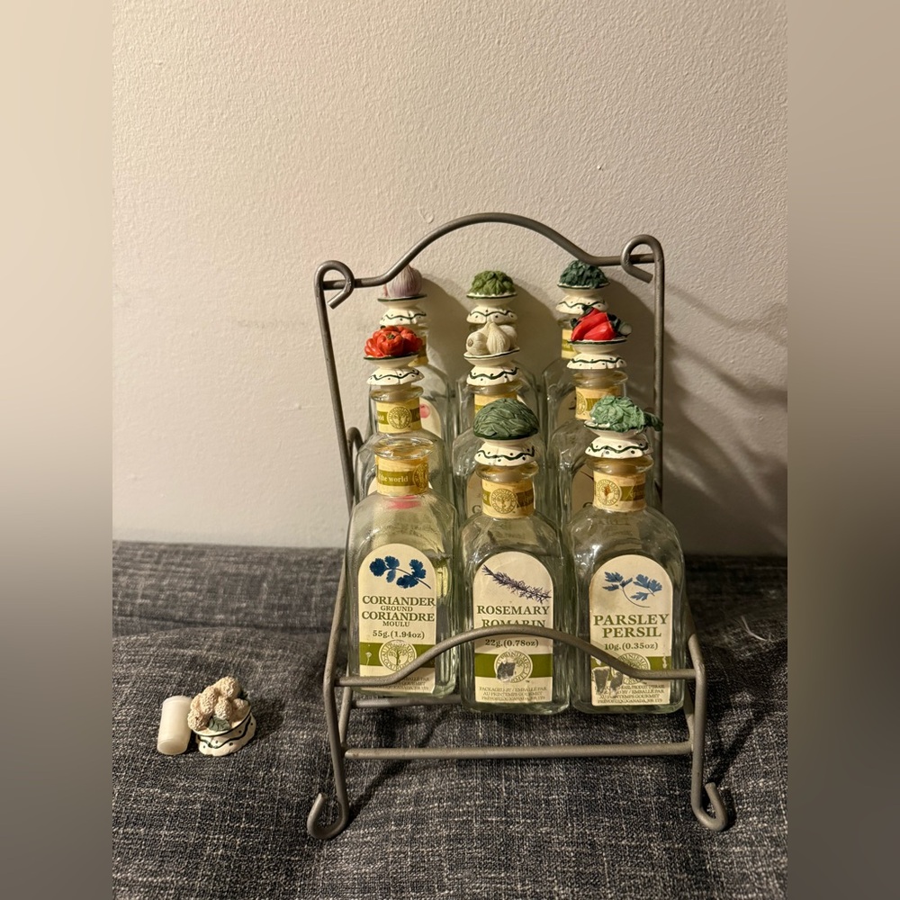 Vtg AU PRINTEMPS Gourmet Metal Spice Rack Nine Glass Bottles Figural Tops RARE